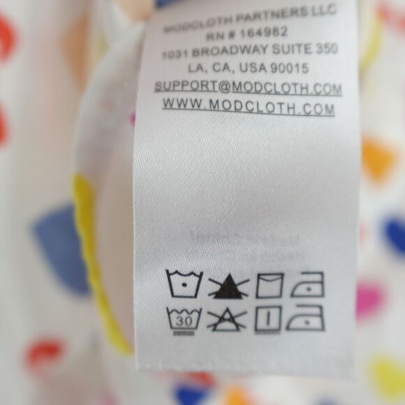 ModCloth for Hello Kitty Hearts and Bows Button Up Top X-Large - Picture 12 of 13